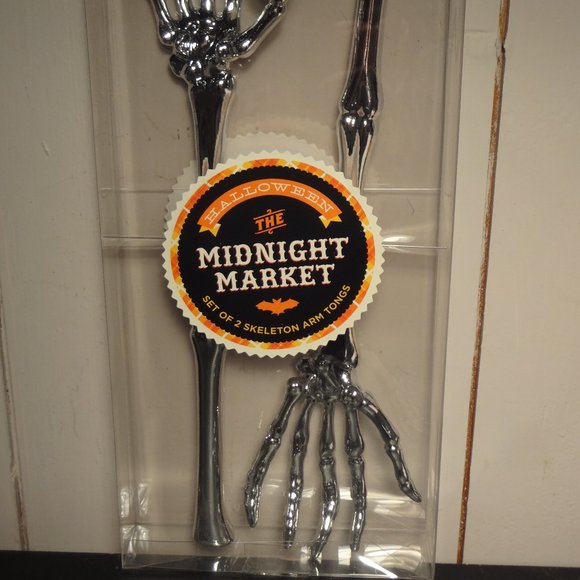 Halloween Plastic Skeleton Hand Tongs - Picture 2 of 2